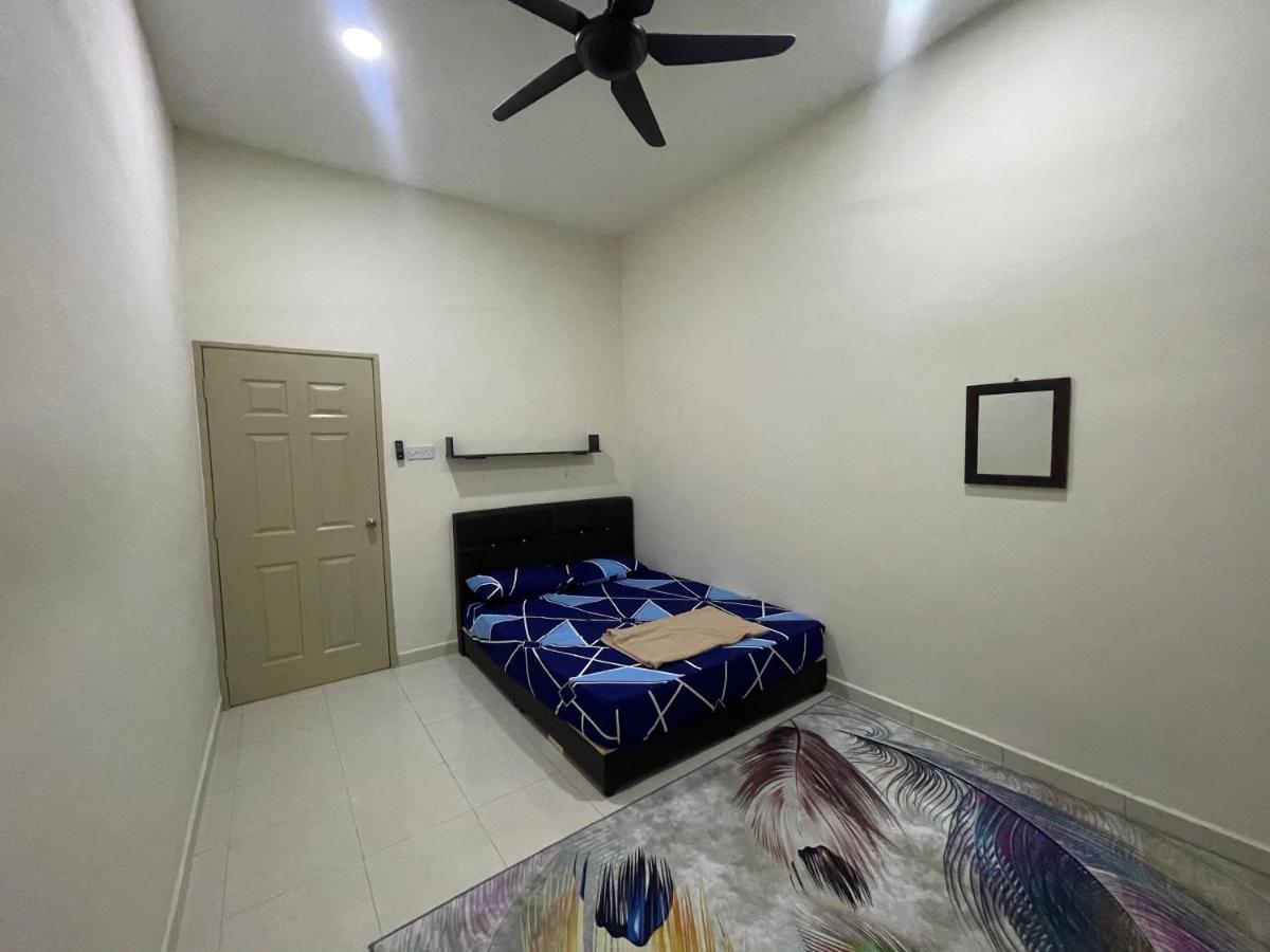 No 61 Nazirin Homestay Tmn Indah Raya 2 Manjung Lumut Exterior foto